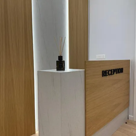 4 Отель Тирана