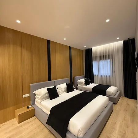 Hotel 4